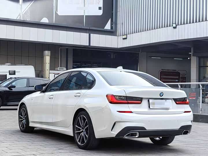 Фото 9 - BMW 3 Series