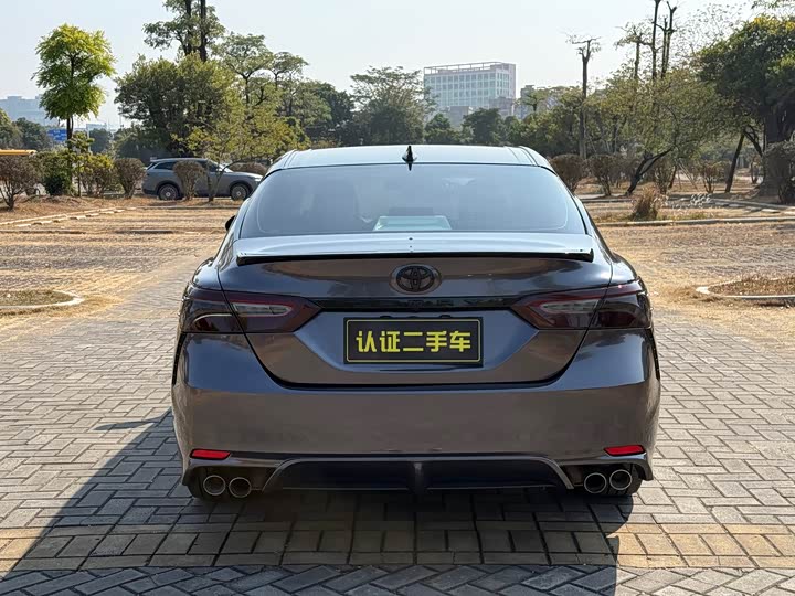 Фото 6 - Toyota Camry