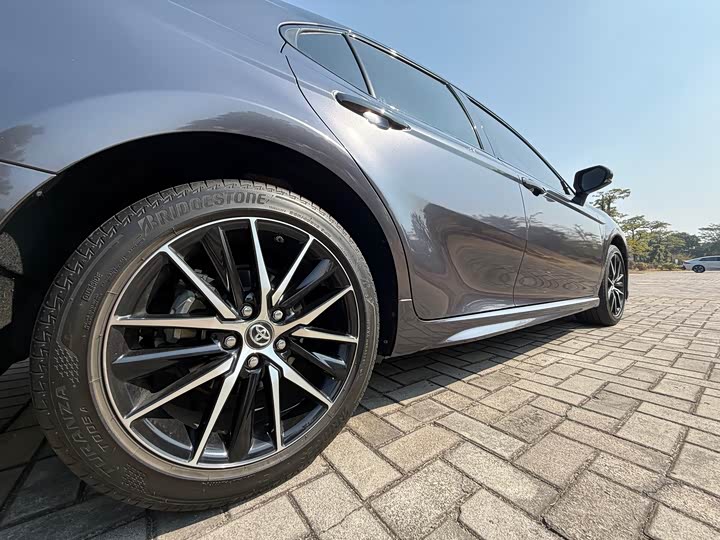 Фото 8 - Toyota Camry