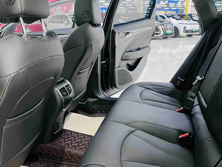 Фото 8 - Buick LaCrosse