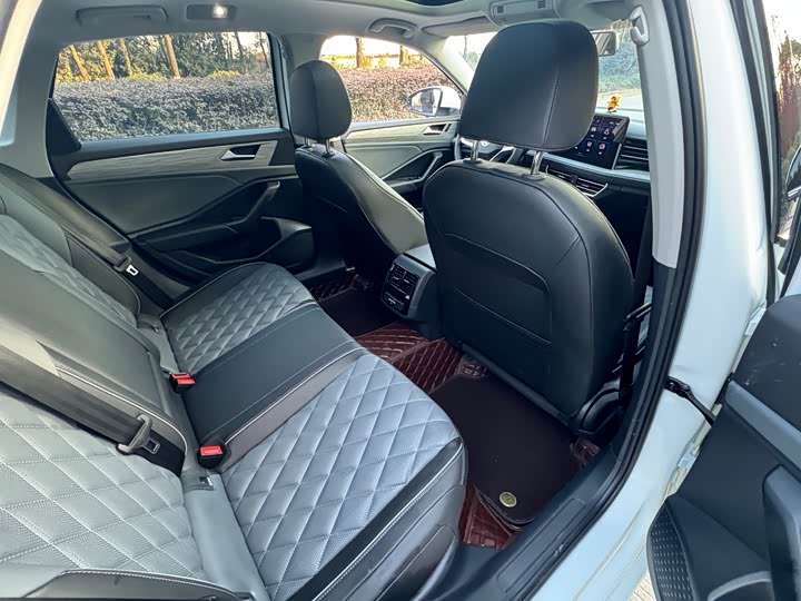 Фото 8 - Volkswagen Sagitar L