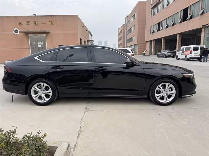 Фото 5 - Honda Accord