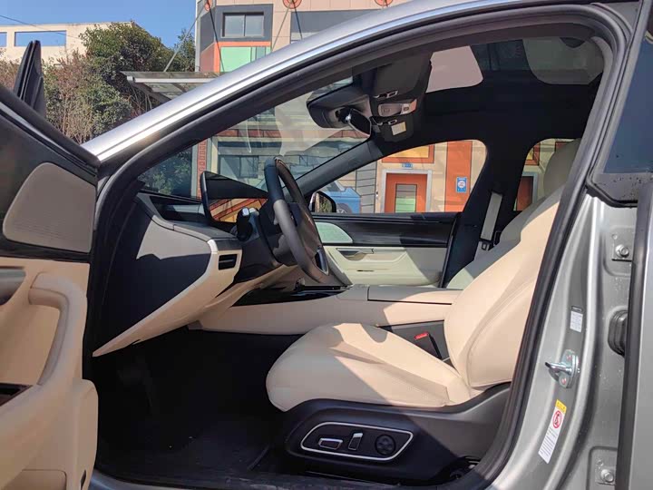 Фото 5 - XPeng P7