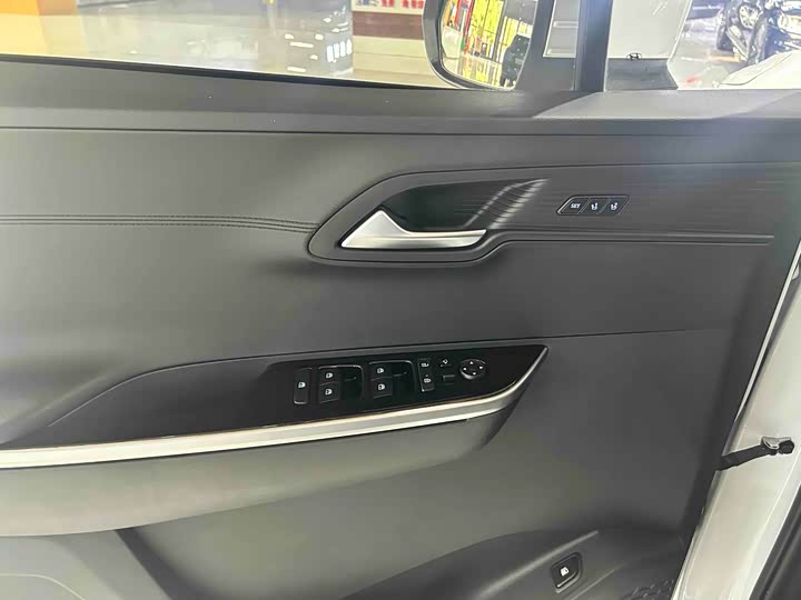 Фото 4 - Hyundai Custo