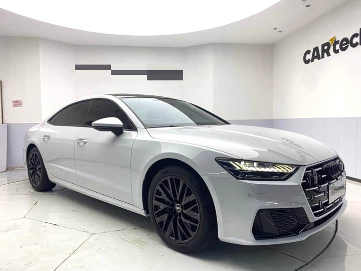 Фото 2 - Audi A7L