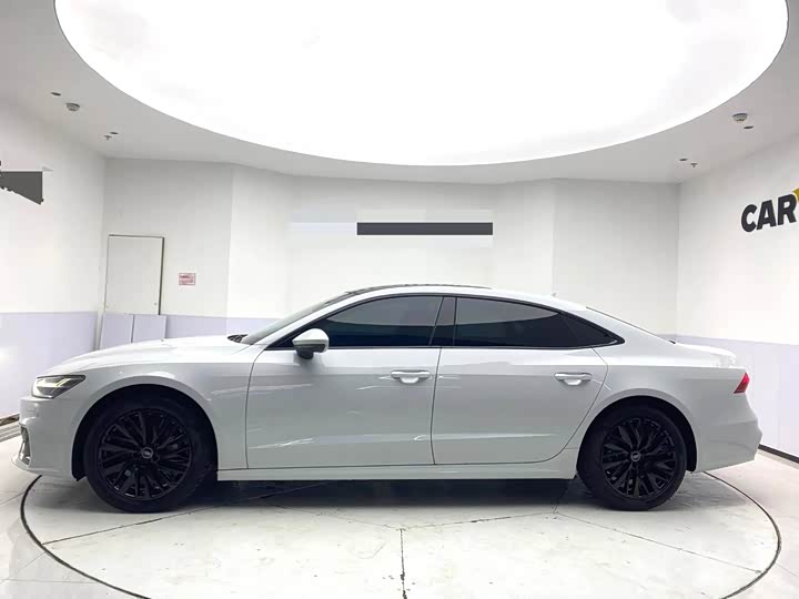 Фото 4 - Audi A7L