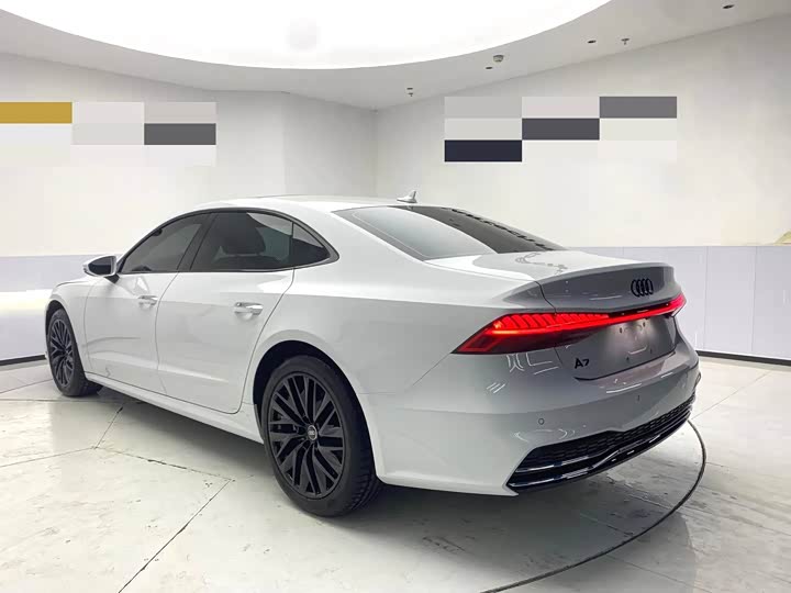 Фото 5 - Audi A7L