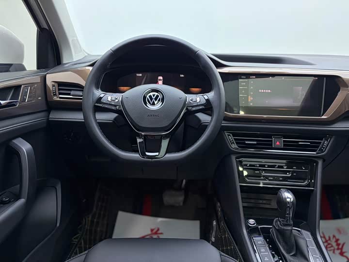 Фото 7 - Volkswagen Tharu