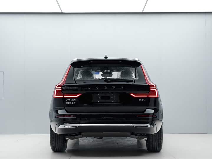 Фото 4 - Volvo XC60