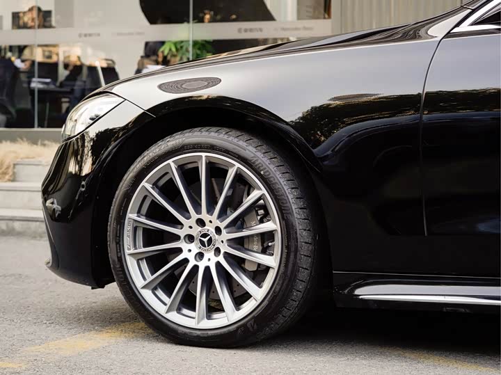 Фото 9 - Mercedes-Benz S-Class