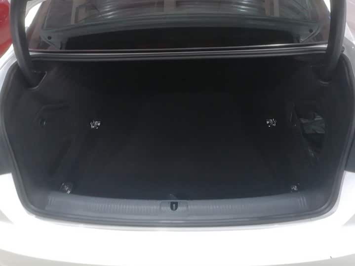 Фото 4 - Audi A4L