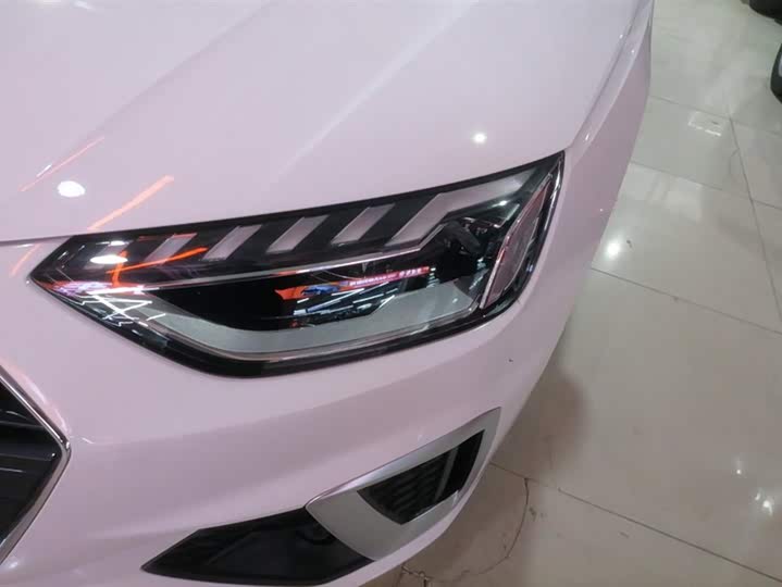 Фото 5 - Audi A4L