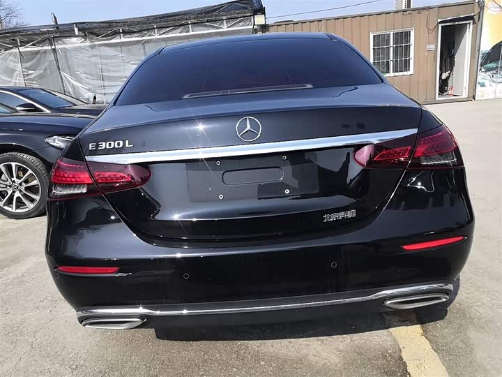 Фото 6 - Mercedes-Benz E-Class