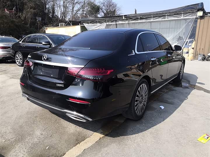 Фото 7 - Mercedes-Benz E-Class