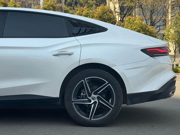 Фото 5 - MG Motor 7