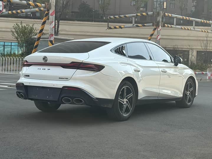 Фото 9 - MG Motor 7