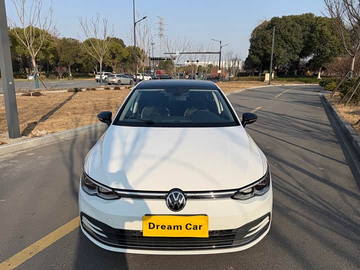 Фото 2 - Volkswagen Golf