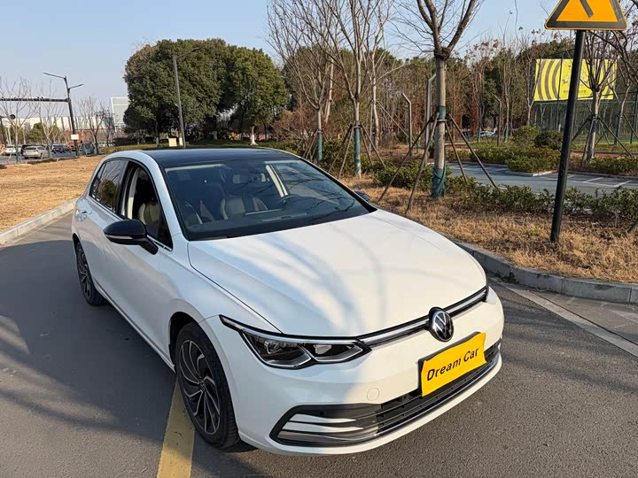 Фото 3 - Volkswagen Golf