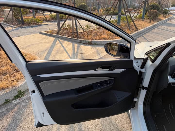 Фото 7 - Volkswagen Golf