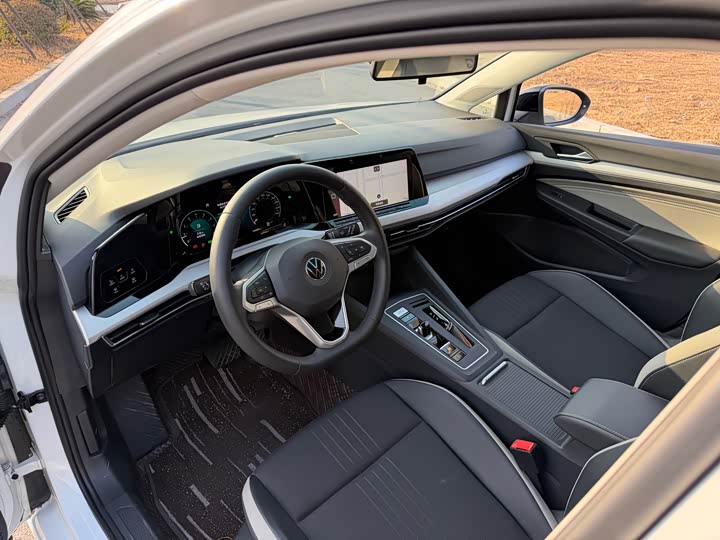 Фото 8 - Volkswagen Golf