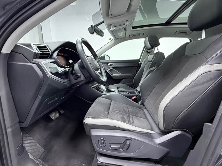 Фото 6 - Audi Q3