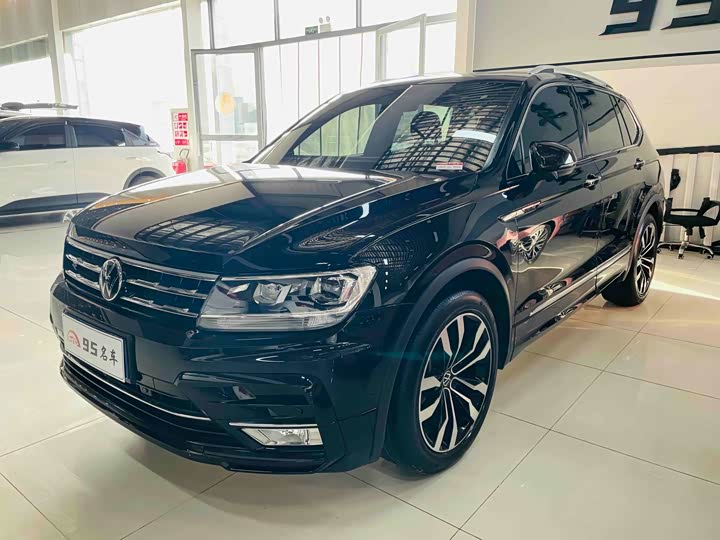 Фото 1 - Volkswagen Tiguan L Pro