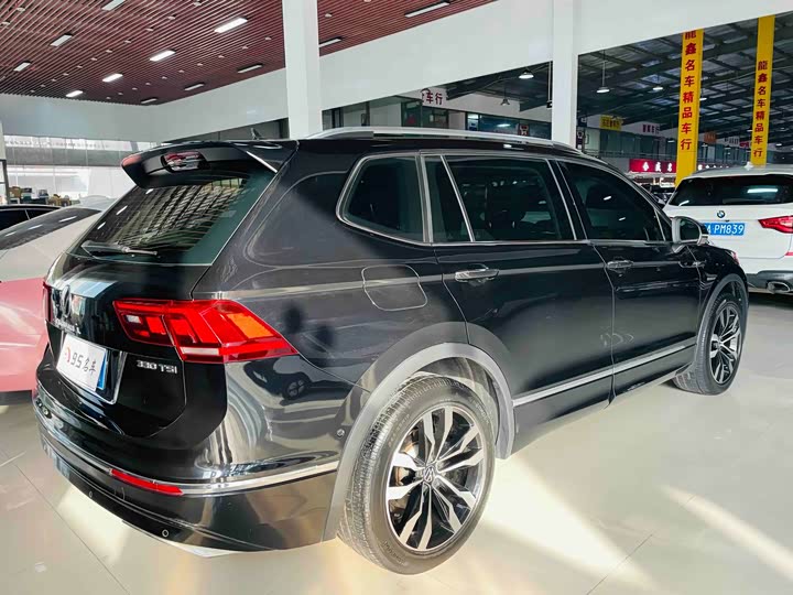 Фото 4 - Volkswagen Tiguan L Pro