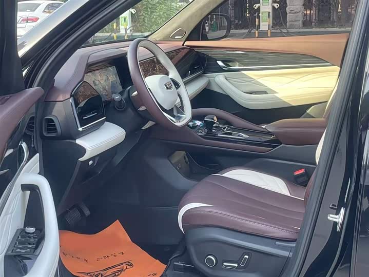 Фото 4 - Geely Monjaro