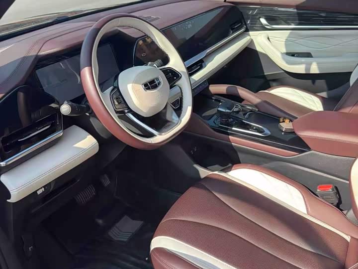 Фото 6 - Geely Monjaro