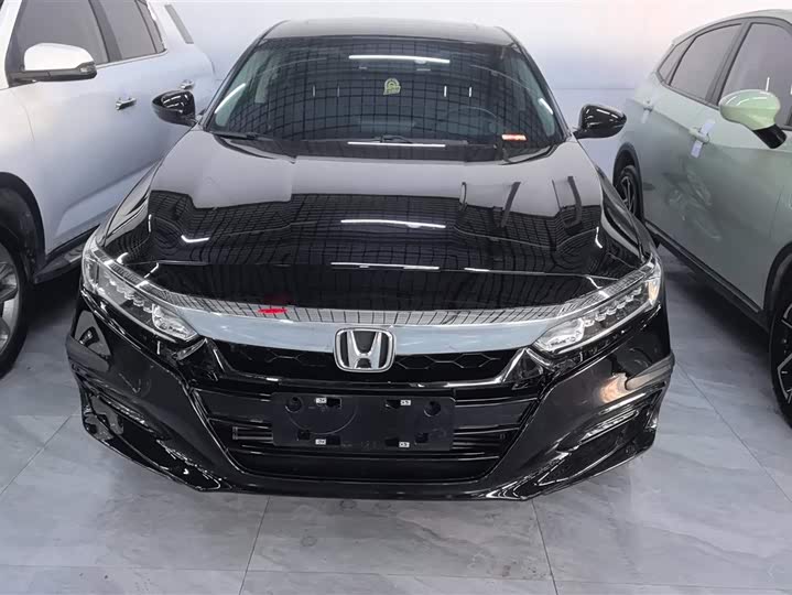 Фото 2 - Honda Accord
