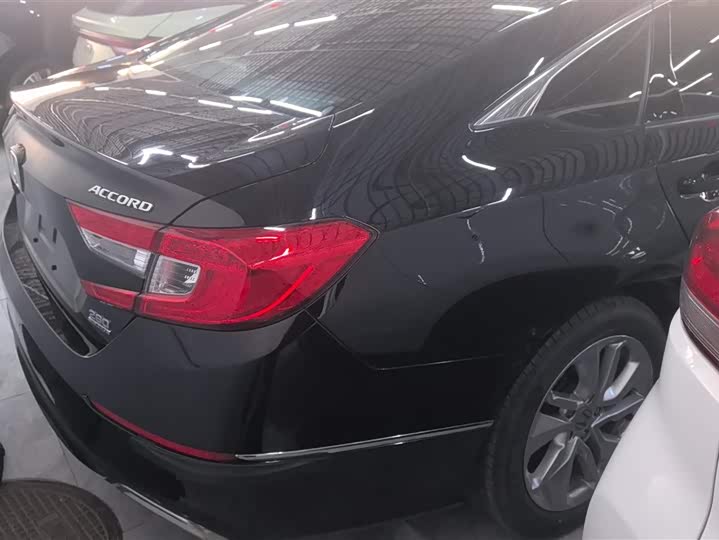 Фото 3 - Honda Accord