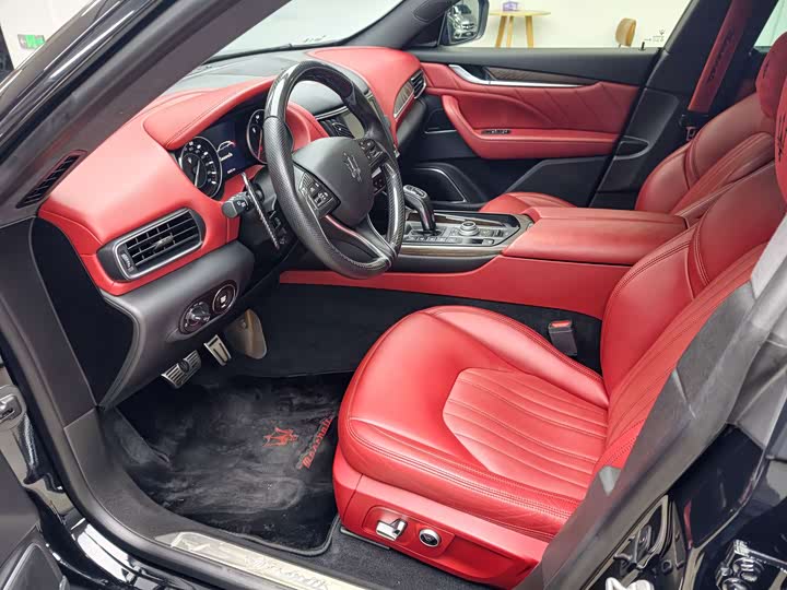 Фото 4 - Maserati Levante