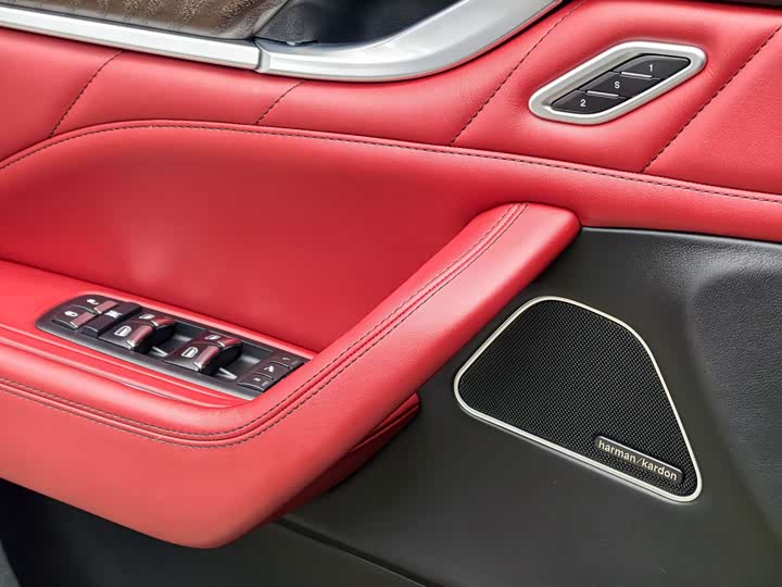 Фото 7 - Maserati Levante