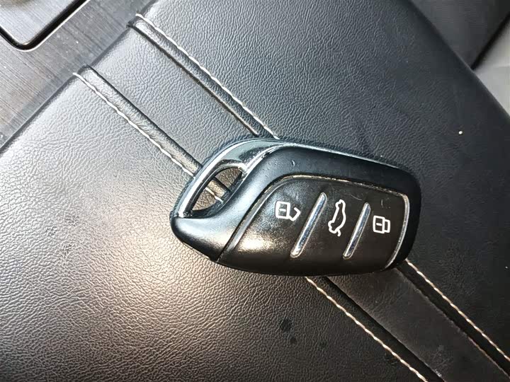 Фото 9 - Roewe RX5 Max