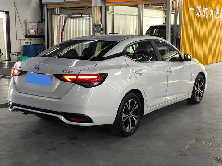 Фото 5 - Nissan Sylphy