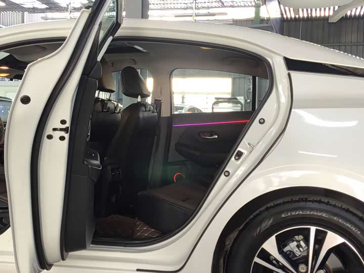 Фото 9 - Nissan Sylphy