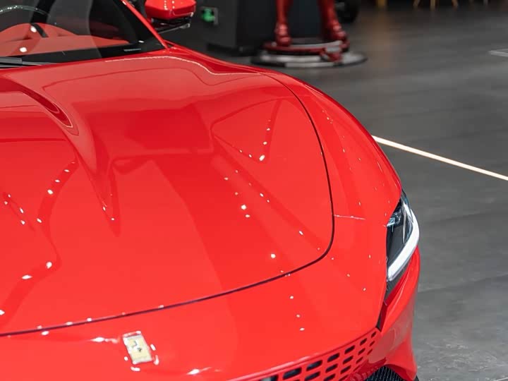 Фото 3 - Ferrari Roma