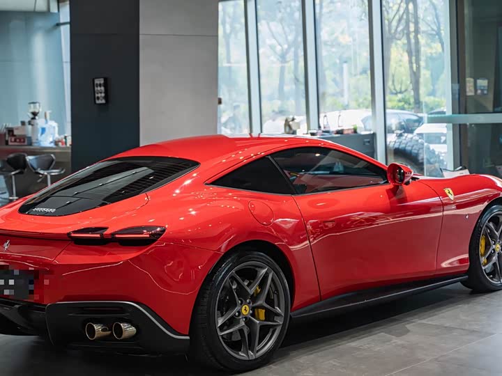 Фото 7 - Ferrari Roma