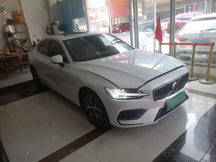 Фото 3 - Volvo S60