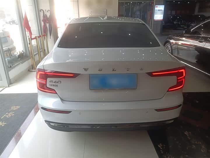 Фото 5 - Volvo S60