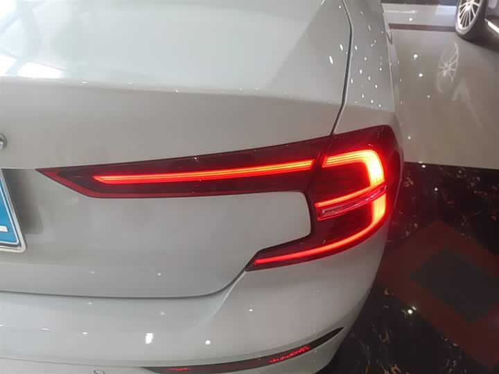 Фото 7 - Volvo S60