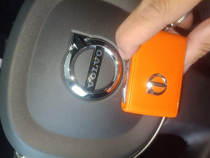 Фото 8 - Volvo S60