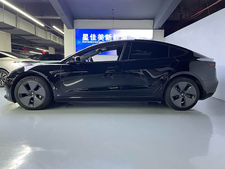 Фото 6 - Tesla Model 3