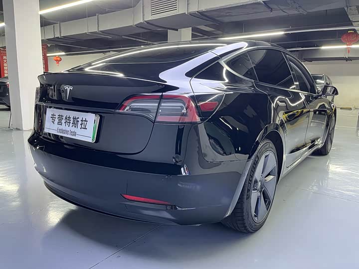 Фото 8 - Tesla Model 3
