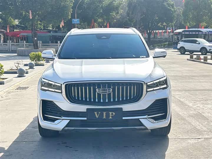 Фото 2 - Geely Monjaro