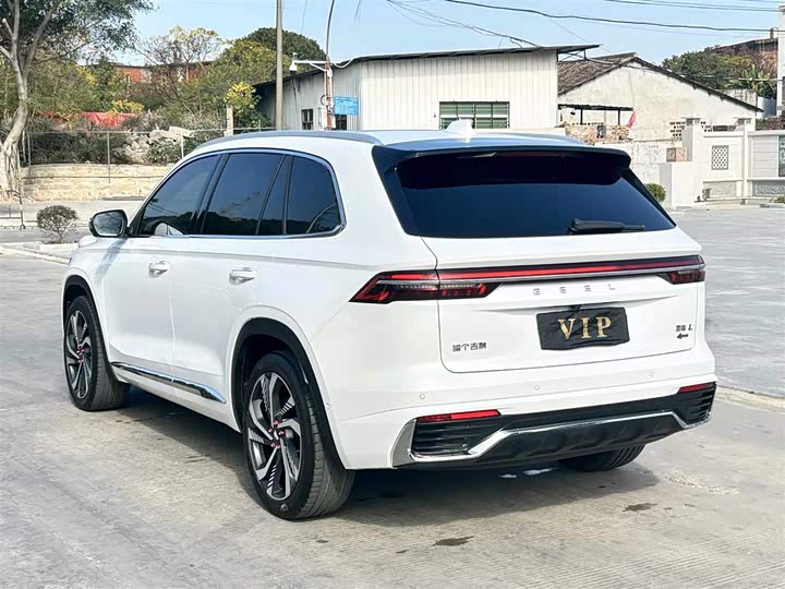 Фото 6 - Geely Monjaro