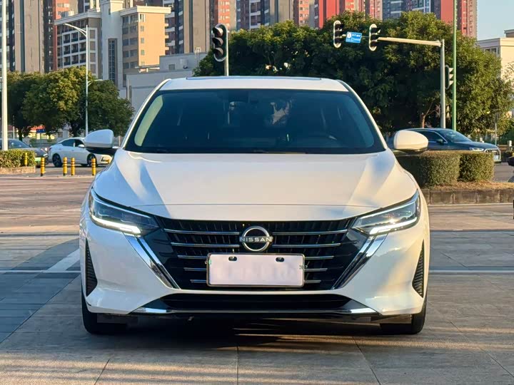 Фото 2 - Nissan Sylphy