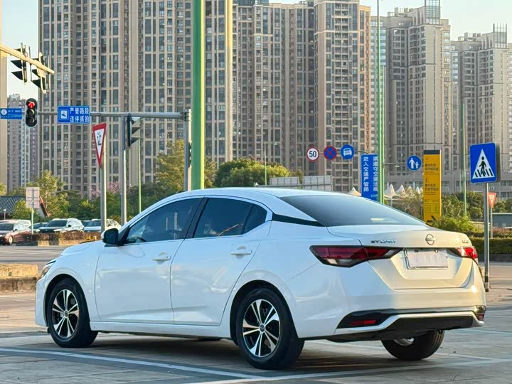 Фото 7 - Nissan Sylphy