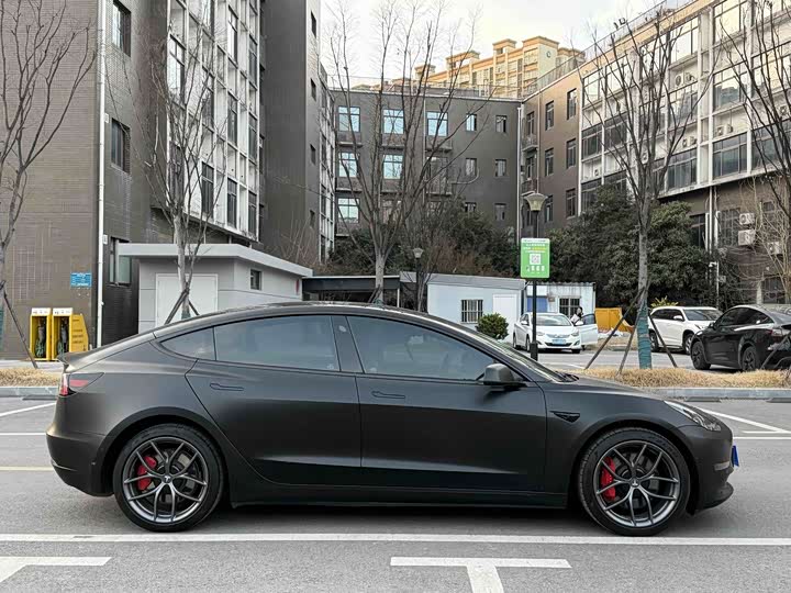 Фото 7 - Tesla Model 3