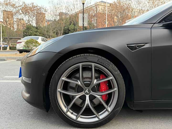 Фото 8 - Tesla Model 3